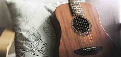 Gioco musicale con canzoni famose – Canto al buio