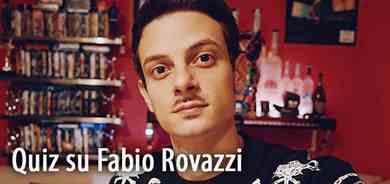 Quiz su Fabio Rovazzi sotto l'ombrellone